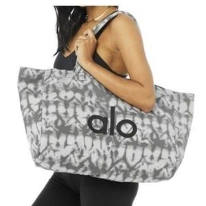 ALO Yoga Tote Bags